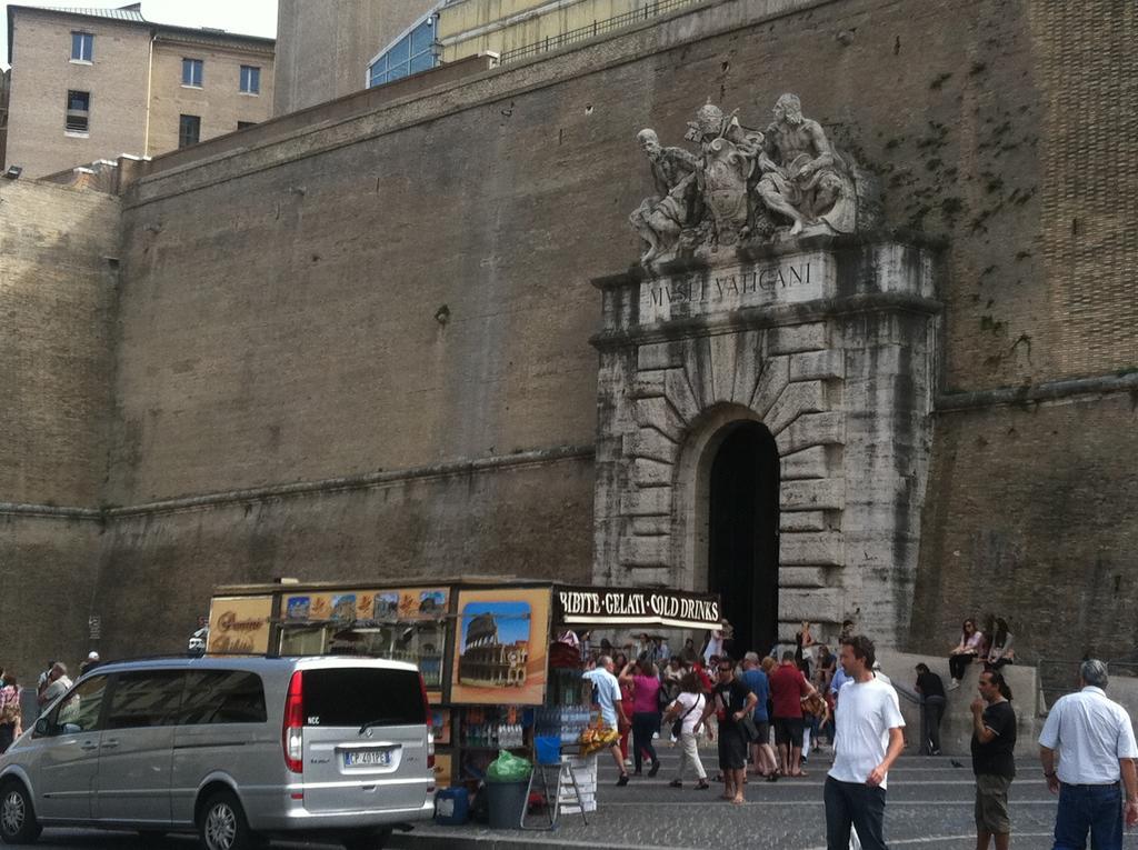 Ferienwohnung Una Notte Ai Musei Vaticani Rom Exterior foto